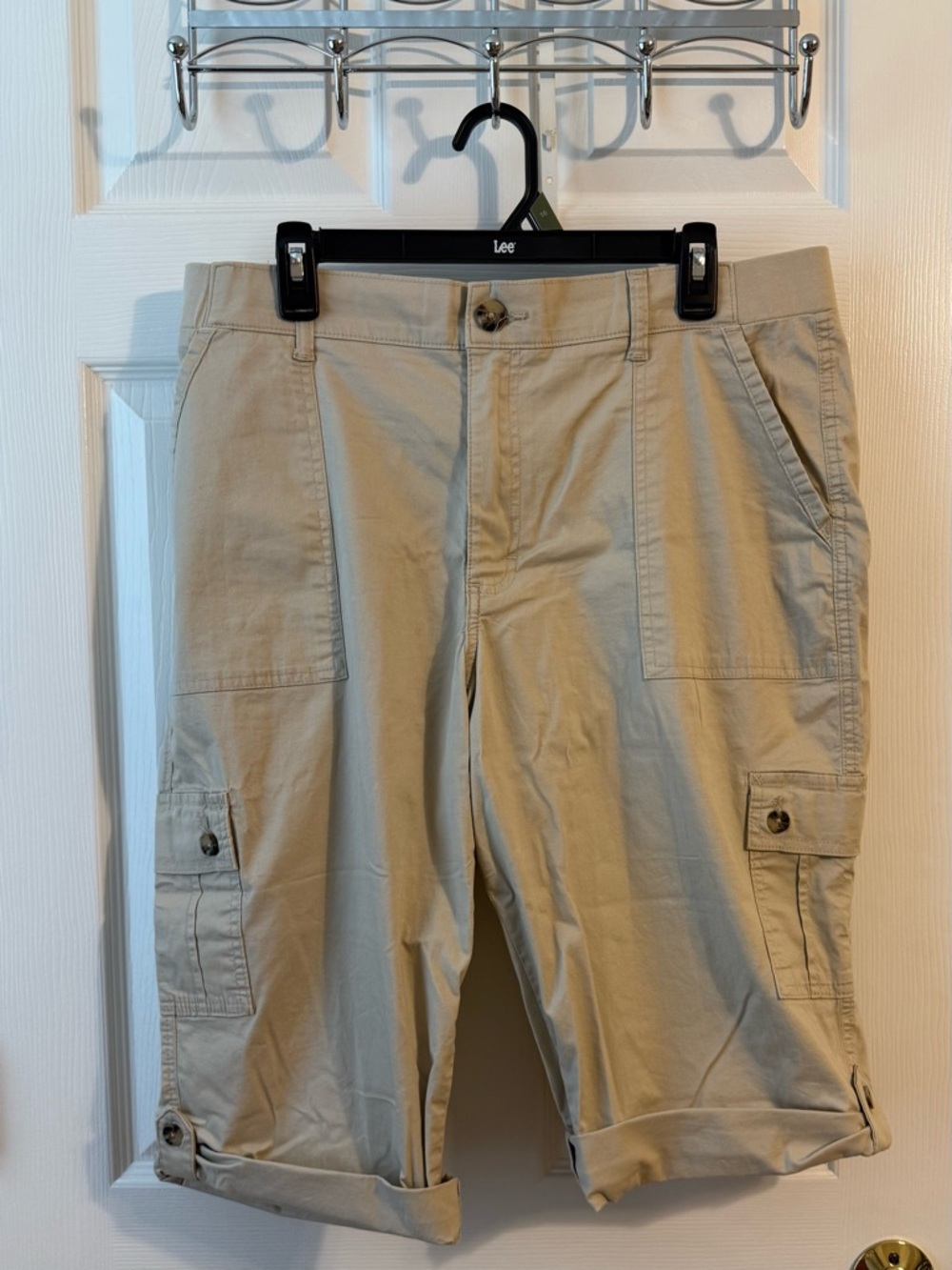 Lee woman's Tan Cargo Shorts / capris